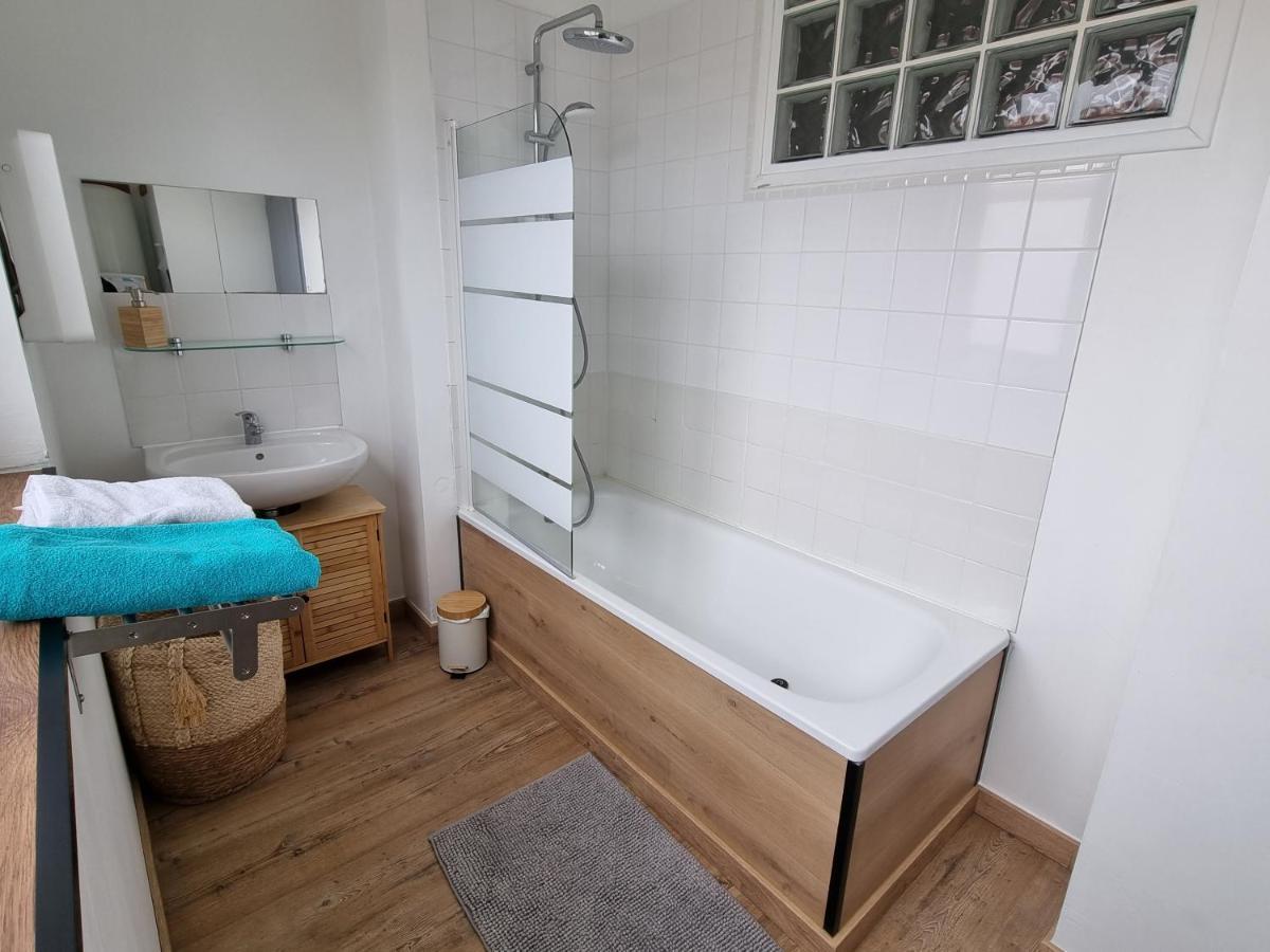 Appartement Duplex idéal famille, 2 mn de St-Omer centre à Saint-Martin-au-Laert Extérieur photo